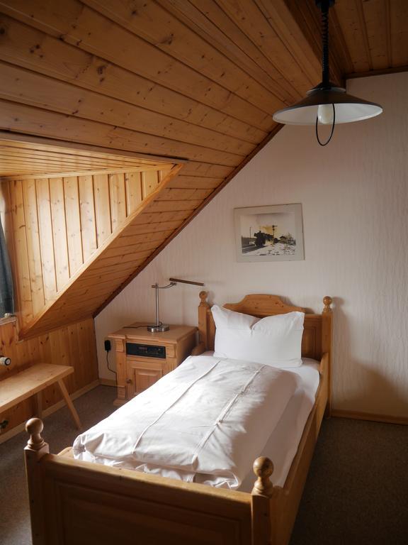 Hotel-Gasthof-Destille-Eisenbahn Mosbach  Esterno foto
